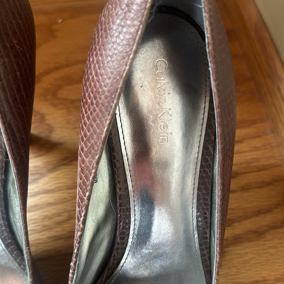 Calvin Klein heels sz 8.5 lightly used condition brown with snakeskin print - Picture 5 of 6